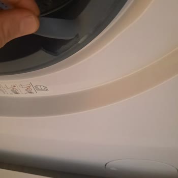 Beko Çamaşır Makinesi Lastiği 1 Yıl Dolmadan Yırtıldı, Servis Ücret Talep Etti