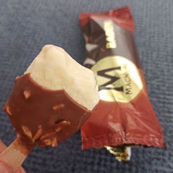 Magnum Mini Badem'de Kum Gibi Doldurma Ve Boğazda Tahriş