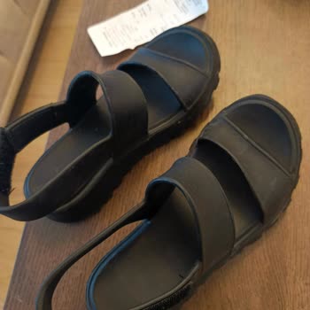 Güneşte Küçülen Sandalet İçin İade Reddedildi Mağaza Çözüm Sunmuyor