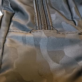 Mavi Markalı Çantada Sürekli Dikiş Atma Sorunu Ve Yetersiz Garanti