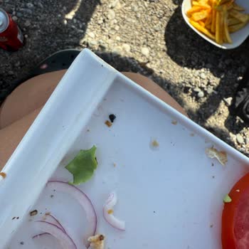 Grey Beach Club Yemekte Taş Parçası Çıkması