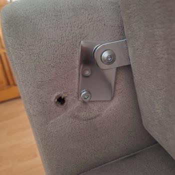 Koltuk Takımımın Sırt Mekanizması Arızasına Servis Ve Bayi İlgisizliği