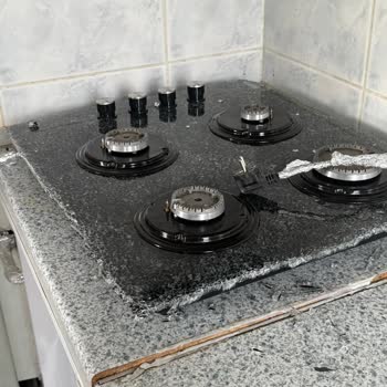 Patlayan Ocak Camı Ve 1,5 Aydır Çözümsüz Kalan Tehlikeli Durum