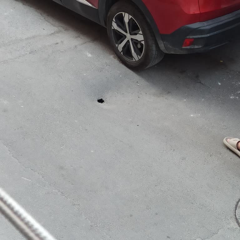 Bayrampaşa Belediyesi Erdek'te Kanalizasyon Yakınında Tehlikeli Çukur