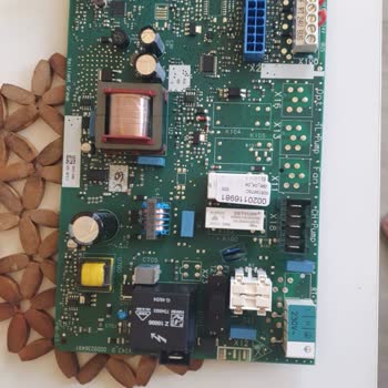 1 Aylık Kombinin Ana Kartı Yandı, Garanti Ücretsiz Değişimi Reddetti