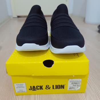 Aldığım Ayakkabılar Kötü Koku Yayıyor, Mağaza Çözüm Sunmuyor!