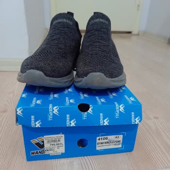 Aldığım Ayakkabılar Kötü Koku Yayıyor, Mağaza Çözüm Sunmuyor!