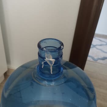 Korusu Damacana Üzerindeki Boya Lekesi Ve Yetersiz Müşteri Hizmeti Deneyimi