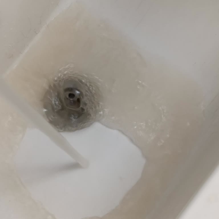 Belek Mahallesinde Sarı Ve Kokulu İçme Suyu Mahalle Lağım Kokusundan Geçilmiyor