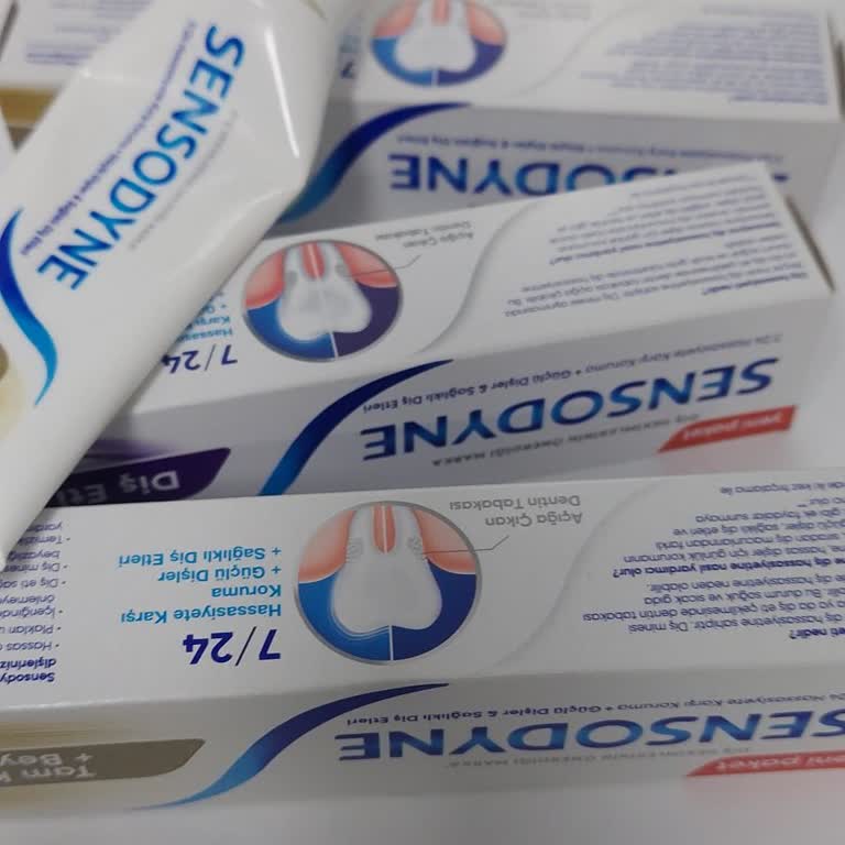 Sensodyne Diş Macunu Ağızda Aft Yaralarına Sebep Oldu