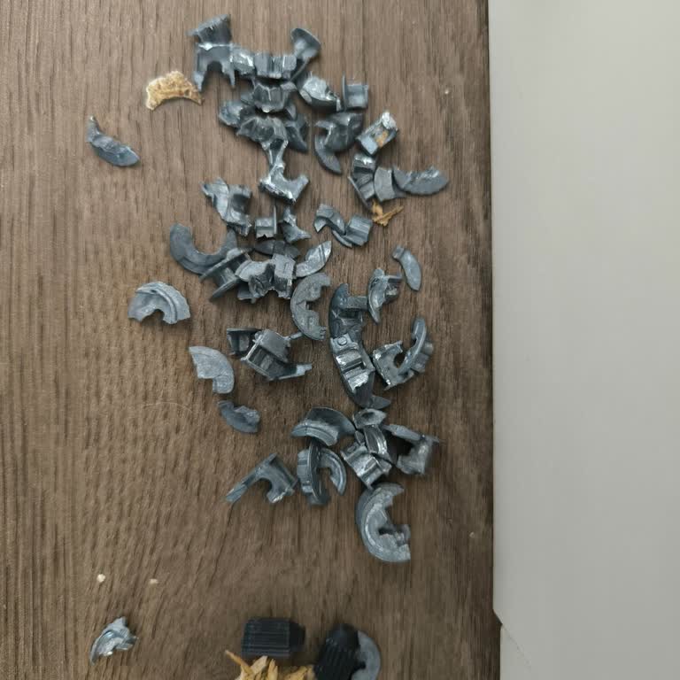 Gardırop Kilit Mekanizmaları Kırıldı, Mağdur Oldum