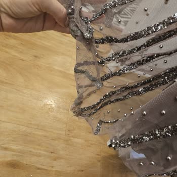 İlk Kullanımda Abiyenin Taşları Döküldü Ve Satıcıdan Dönüş Alamadım