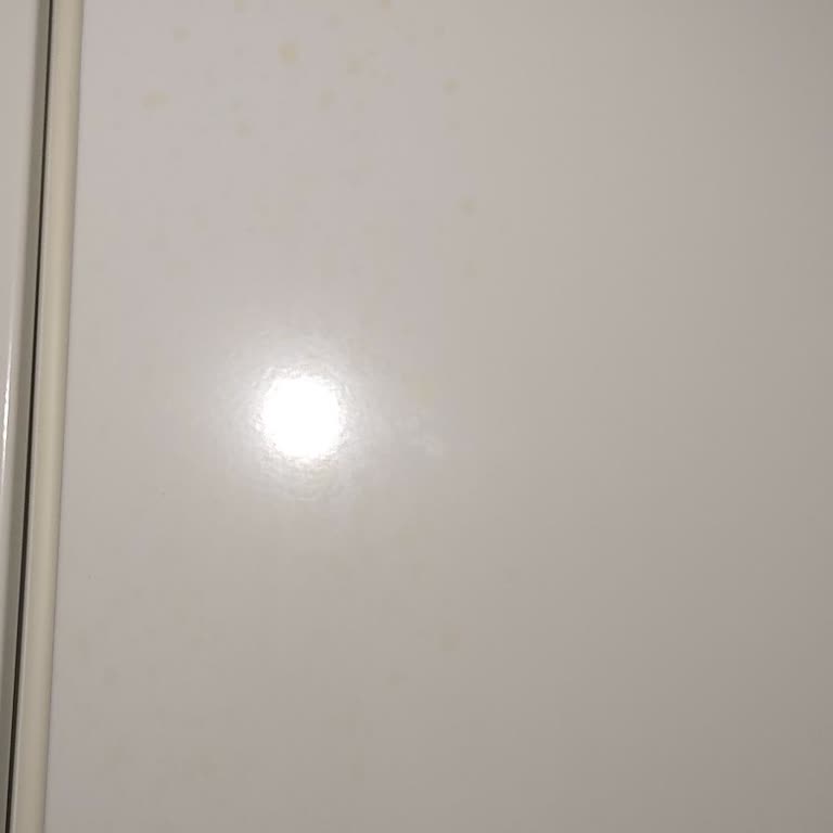 Yeni Alınan Buzdolabında Kısa Sürede Oluşan Sarı Lekeler Mağduriyet Yarattı