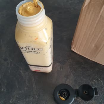 Aldığım Boyalar Kırık Ve Açılmış Geldi, Satıcı İlgilenmiyor