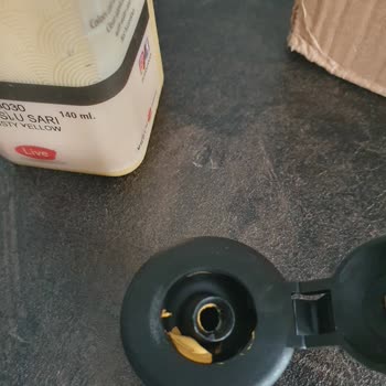 Aldığım Boyalar Kırık Ve Açılmış Geldi, Satıcı İlgilenmiyor