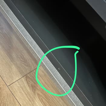 Kusurlu TV Ünitesi Ve Tekrarlayan Yanlış Parça Gönderimi: Paramın İadesini Ve Yeni Ürün Talep Ediyorum