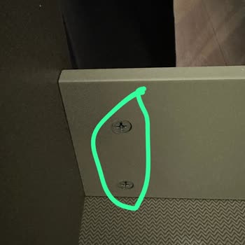 Kusurlu TV Ünitesi Ve Tekrarlayan Yanlış Parça Gönderimi: Paramın İadesini Ve Yeni Ürün Talep Ediyorum