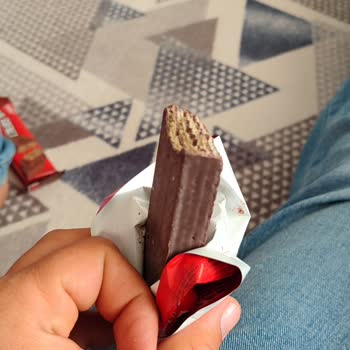 Aldığım Gofretin Isırılmış Çıkması Ve Torku'nun Yaklaşımı