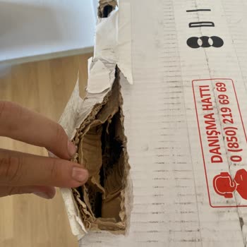 Ağır Hasarlı Televizyon Kutusu Ve Çözülmeyen Servis Sorunu