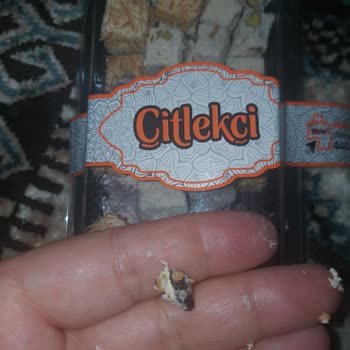 Lokumun İçinden Dal Parçası Çıktı, Mağaza Ve Müşteri Hizmetleri İlgisiz Davrandı