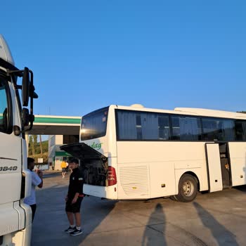Eski Ve Güvensiz Otobüsle Tehlikeli Yolculuk: Duman, Rötar Ve İlgisizlik