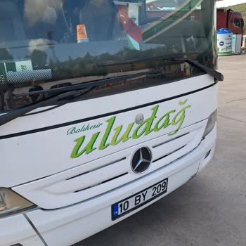 Eski Ve Güvensiz Otobüsle Tehlikeli Yolculuk: Duman, Rötar Ve İlgisizlik