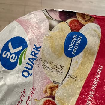 Aldığım Sek Quark Yoğurtların Küflü Çıkması Hayal Kırıklığı Yarattı