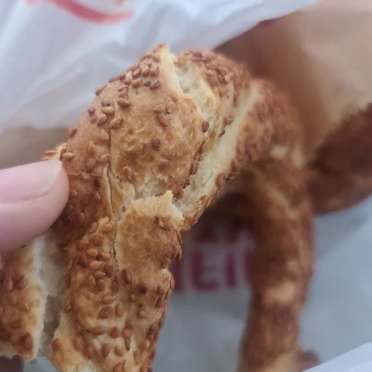 Kırşehir Simit Teknesi'nden Aldığım Simit Kupkuru Çıktı, Param Boşa Gitti
