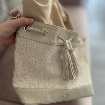 Elle Mağazasından Alınan Çantada Leke Sorunu Ve İlgisiz Mağaza