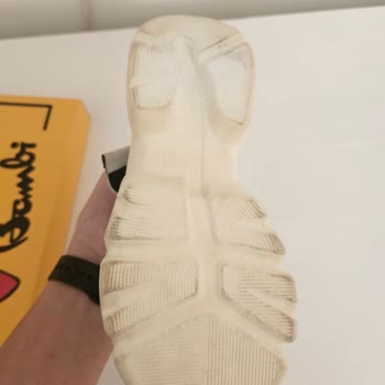 Bambi Ayakkabı Kullanılmış Ve Eksik Ürün Gönderildi, Mağdur Oldum