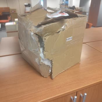 PTT Kargom Paramparça Ve Yırtık Teslim Edildi Ücret De Alındı