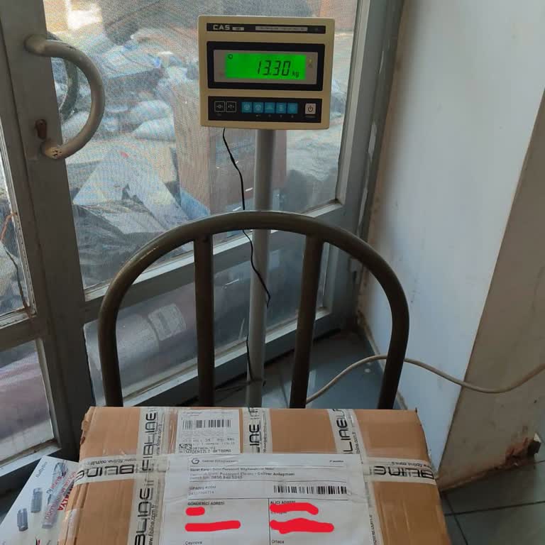 Sürat Kargo Şubesi Yanlış Desi ve Ağırlık Hesaplamasıyla Fazla Ücret Alıyor