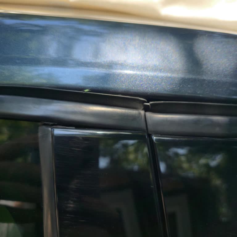 Renault Megane'da Kapı Lastiği Ve Menteşe Sorunu Sonrası Belirsizlik