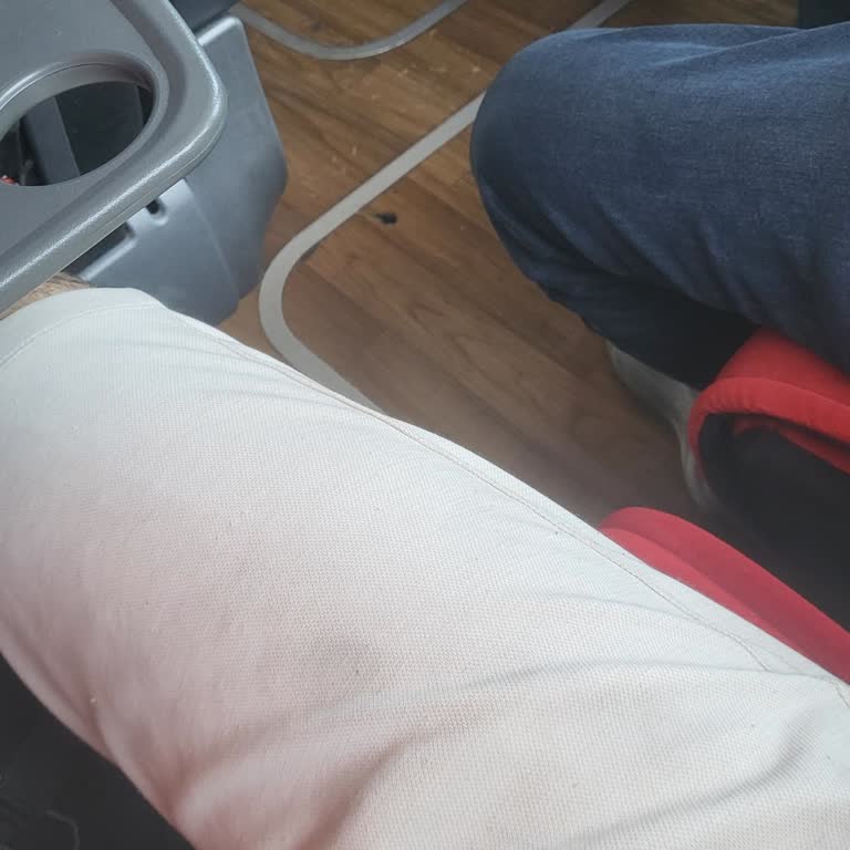 Tekli Koltuk Ücreti Ödedim, Yanımda 3 Kişi Oturuyor!