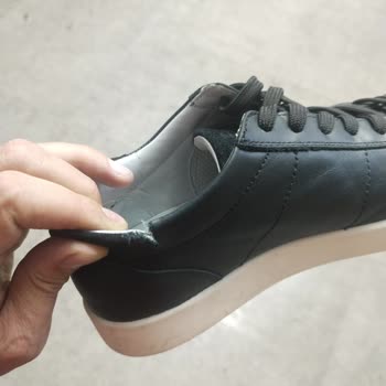 İki Kez Giyilen Deri Ayakkabının Yırtılması Ve Yetersiz İnceleme Sonucu