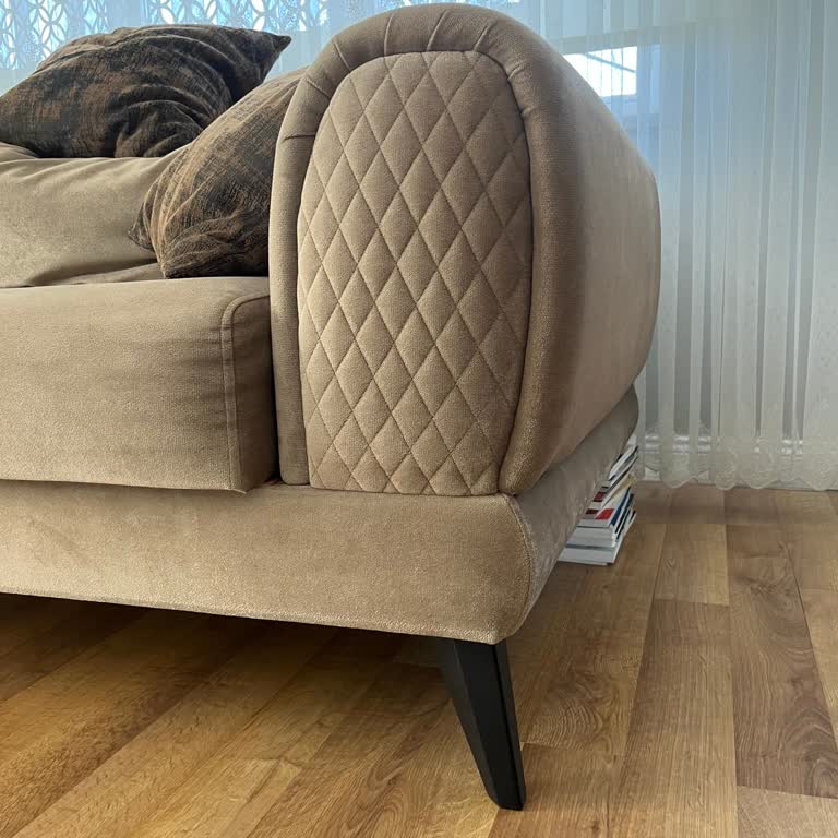 Kırılan Koltuk Ayağına Çözüm Bulunmuyor, Müşteri Mağdur Ediliyor