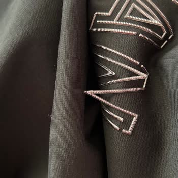 Yeni Alınan Tişörtte Yazıların Silinmesi Ve İplerin Sökülmesi Sorunu