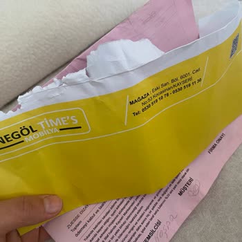 Yanlış Renk Ve Kalitesiz Sandalye, İlgisiz Hizmet