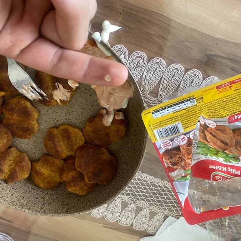 Piliç Köftede Kemik Çıktı, Diş Dolguma Zarar Verdi