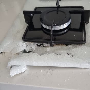 Bosch Marka Ocak Patladı, Yetkili Servis İlgisiz Kaldı