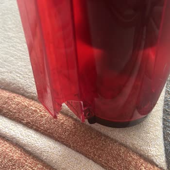 Gold Master Dikey Süpürgede Kırılan Toz Haznesi Ve Yetersiz Servis Desteği