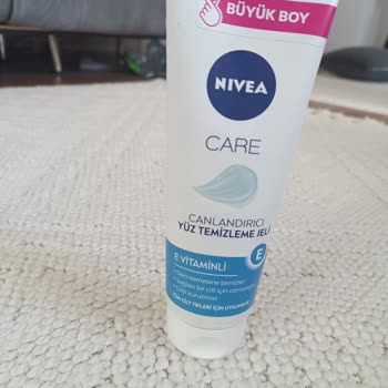 Nivea Yüz Temizleme Jeli Ciltte Kızarıklık Ve Yanma Yaptı