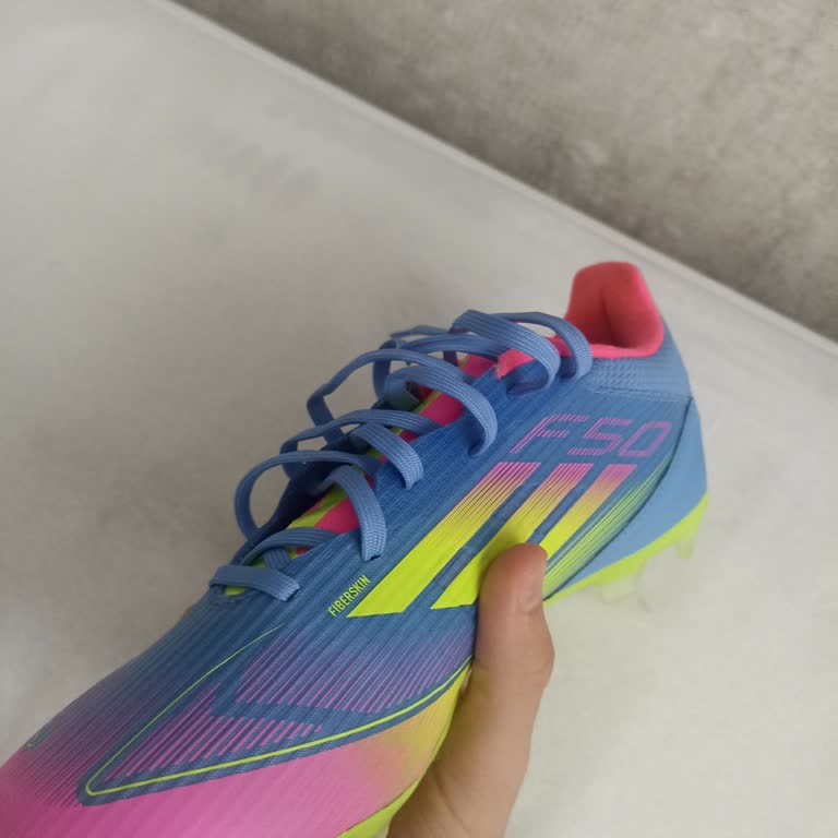 Yanlış Model Gönderimi: Bağcıksız Krampon Yerine Bağcıklı Ürün Teslimatı