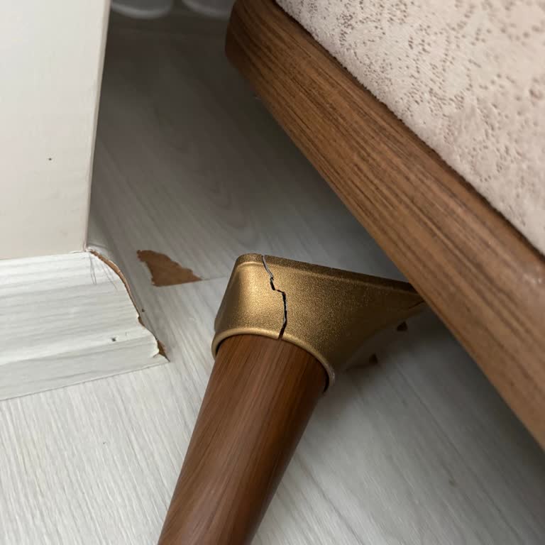 İstikbal Koltukta Kırık Ayak Ve Kötü Servis Deneyimi