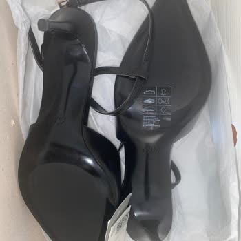 H&M Schuhe fristgerecht zurückgegeben, doch Rückgabe wird wegen falscher Behauptungen abgelehnt!