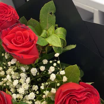 Getir Çarşı'dan Gelen Çürük Çiçek Ve İlgisiz Müşteri Hizmetleri