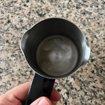 Yeni Kahve Makinemde Çizik Ve Yanık Lekeleri, İlgisizlik Mağdur Ediyor