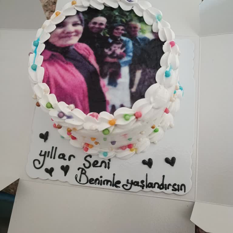 Doğum Günü Pastasında Hayal Kırıklığı Ve Mağduriyet