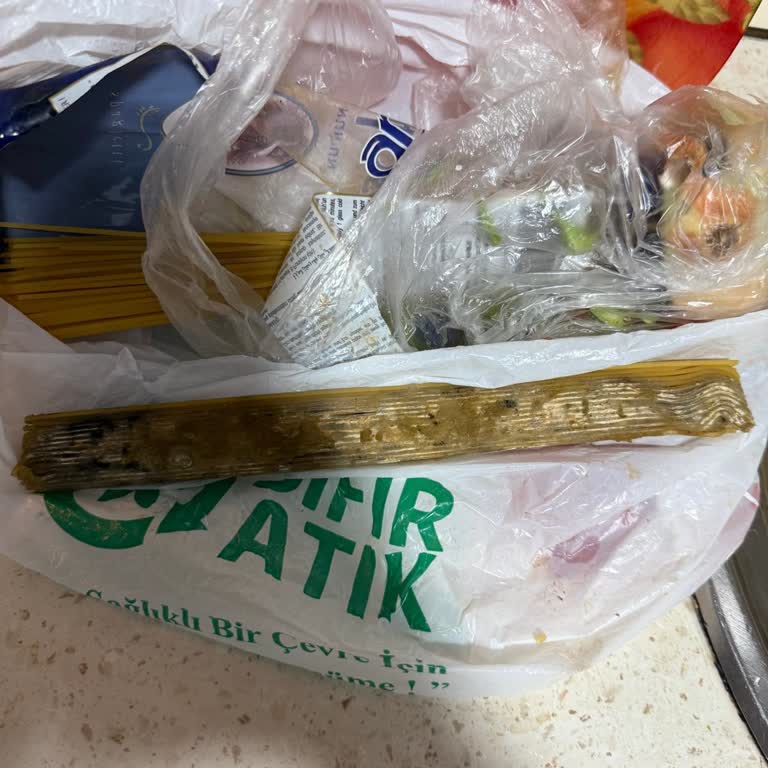 Nuh'un Ankara Makarnası'ndan Küflü Spagetti Şoku