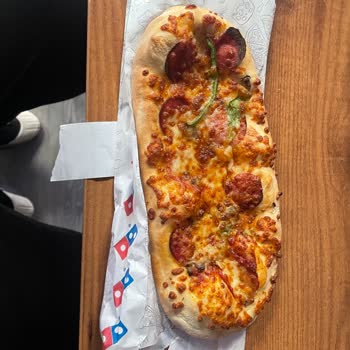 Domino's Uğurmumcu Şubesinde İlgisizlik Ve Kalitesiz Ürün Deneyimi